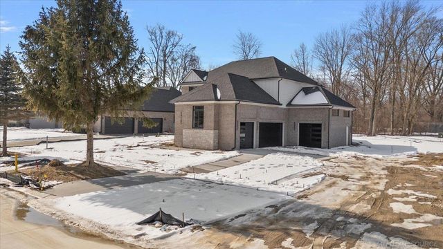 49585 White Mill Drive, Utica, MI 48317