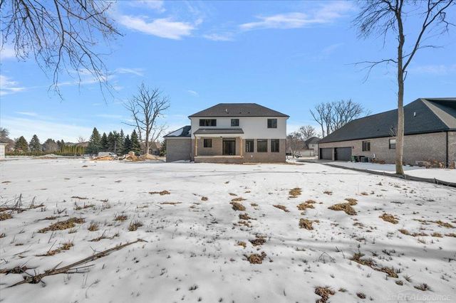 49585 White Mill Drive, Utica, MI 48317