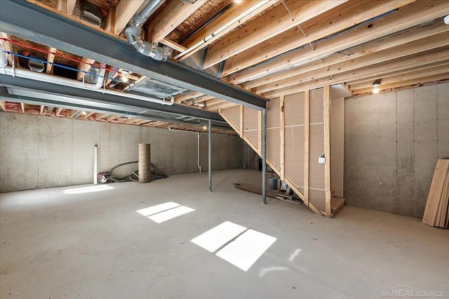 49585 White Mill Drive, Utica, MI 48317