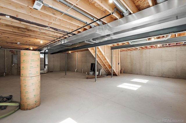 49585 White Mill Drive, Utica, MI 48317