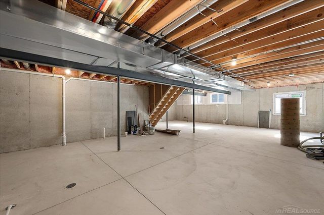 49585 White Mill Drive, Utica, MI 48317