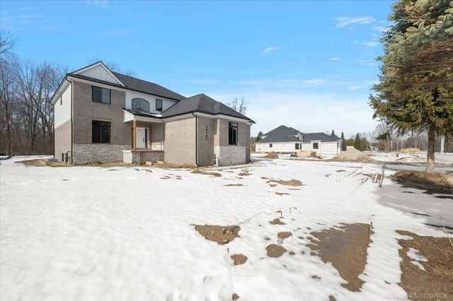 49585 White Mill Drive, Utica, MI 48317