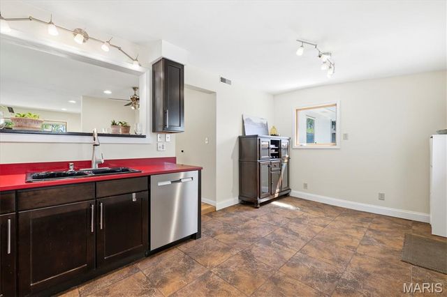 6648 Dale Avenue, St Louis, MO 63139