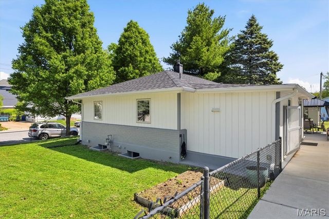 6648 Dale Avenue, St Louis, MO 63139