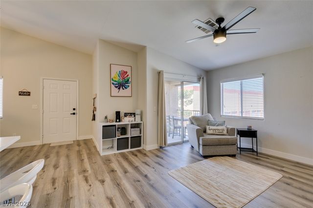 2110 Los Feliz Street 2030, Las Vegas, NV 89156