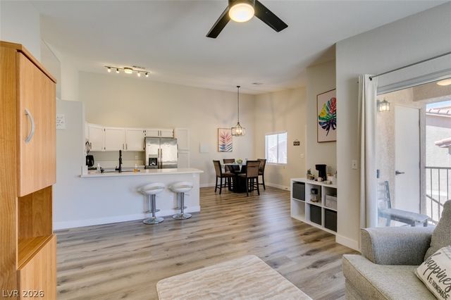 2110 Los Feliz Street 2030, Las Vegas, NV 89156