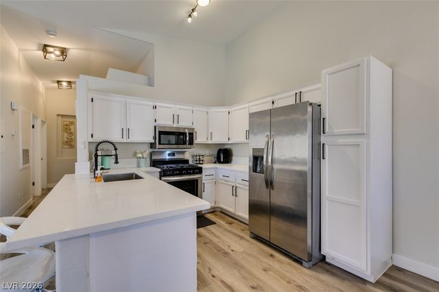 2110 Los Feliz Street 2030, Las Vegas, NV 89156