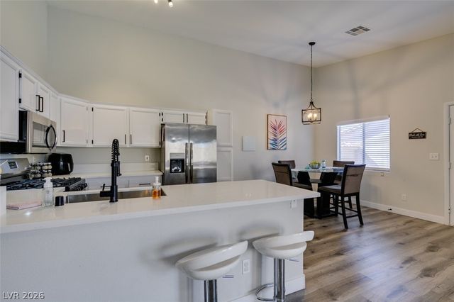 2110 Los Feliz Street 2030, Las Vegas, NV 89156