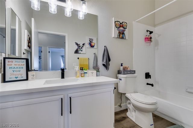 2110 Los Feliz Street 2030, Las Vegas, NV 89156