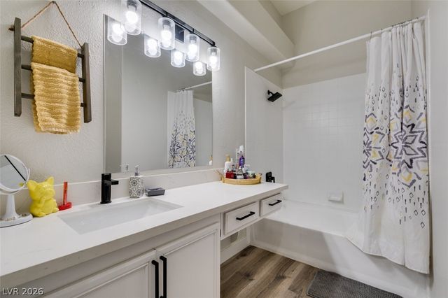 2110 Los Feliz Street 2030, Las Vegas, NV 89156