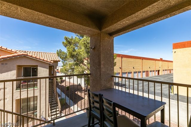 2110 Los Feliz Street 2030, Las Vegas, NV 89156