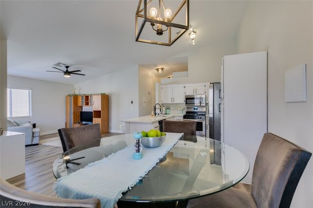 2110 Los Feliz Street 2030, Las Vegas, NV 89156