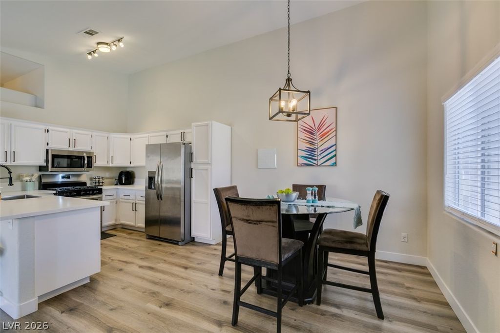 2110 Los Feliz Street 2030, Las Vegas, NV 89156