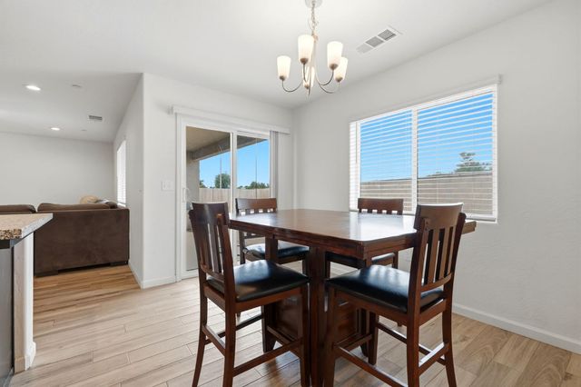 2198 W Ambassador Way, Hanford, CA 93230