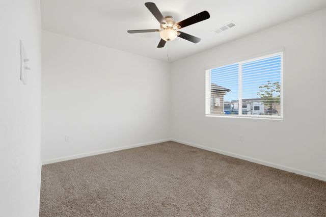 2198 W Ambassador Way, Hanford, CA 93230