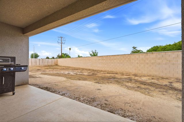 2198 W Ambassador Way, Hanford, CA 93230