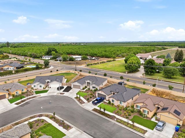 2198 W Ambassador Way, Hanford, CA 93230