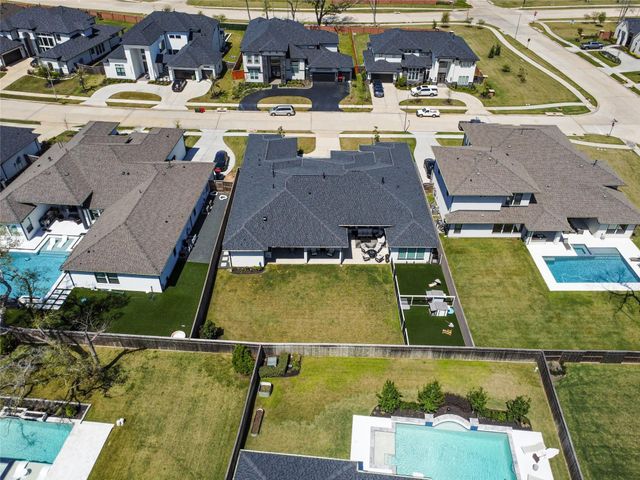 10114 Mariner Oaks Drive, Missouri City, TX 77459