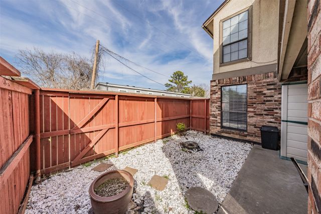 941 Turtle Cove 129, Irving, TX 75060
