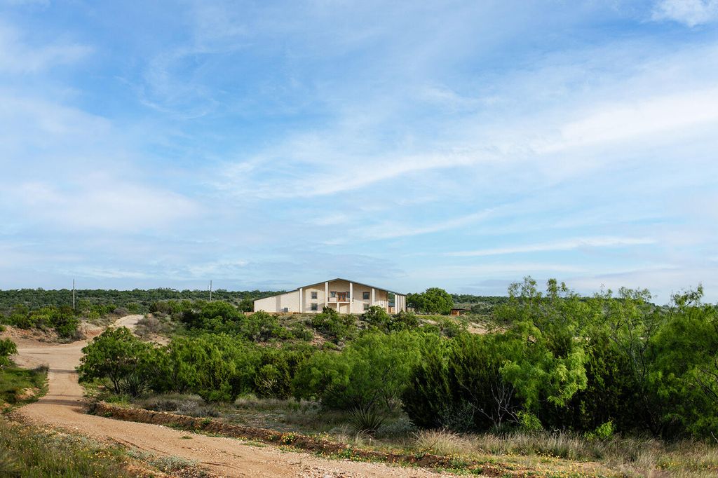 Image 2 of property listing at 3400 Fm765, Brady, TX 76825