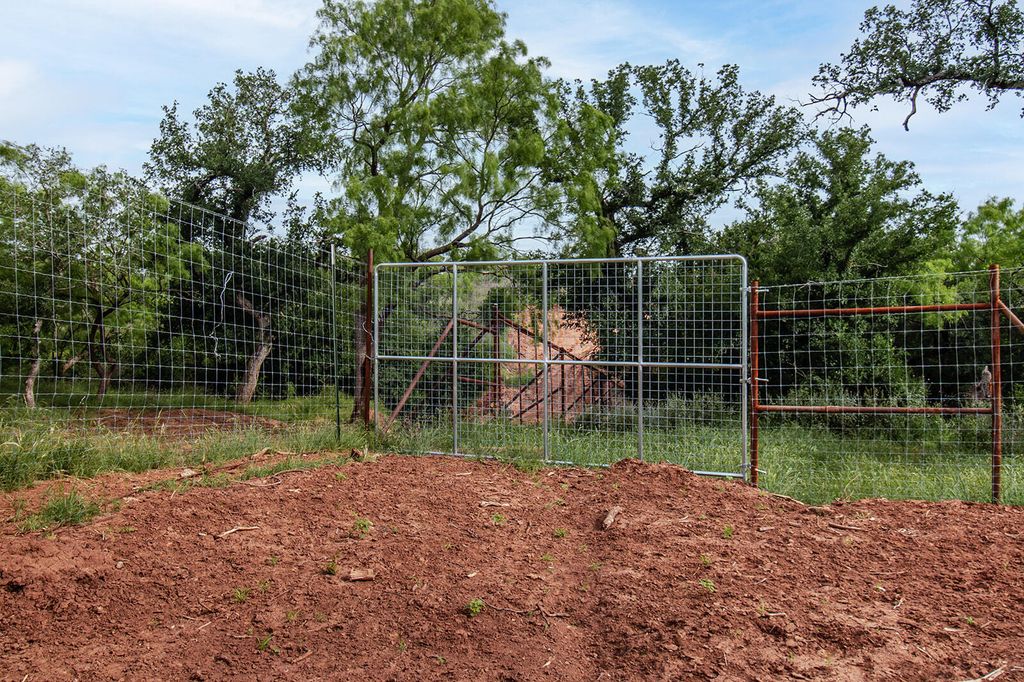 Image 25 of property listing at 3400 Fm765, Brady, TX 76825