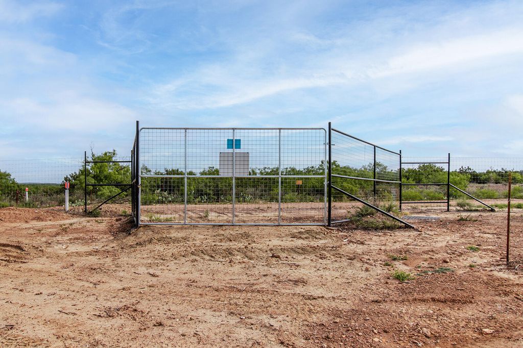 Image 4 of property listing at 3400 Fm765, Brady, TX 76825