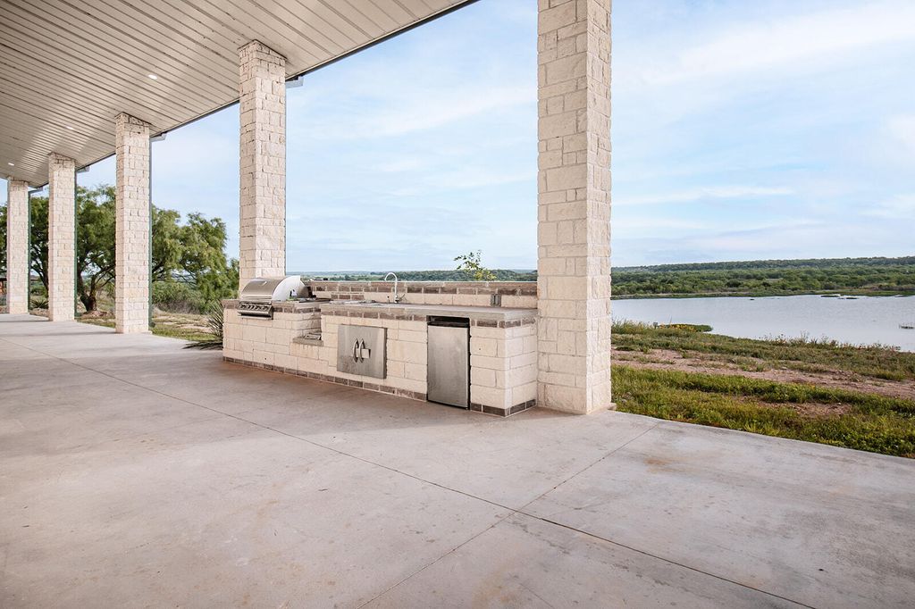 Image 7 of property listing at 3400 Fm765, Brady, TX 76825