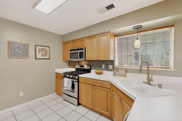3081 La Mirage Court SE, Rio Rancho, NM 87124
