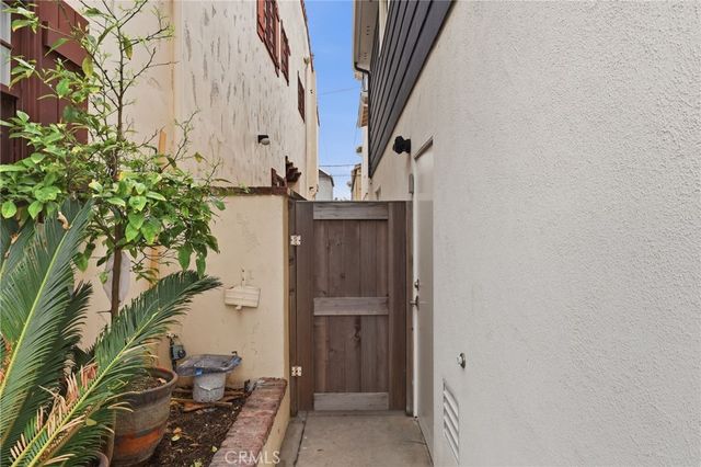 5577 E Ocean, Long Beach, CA 90803