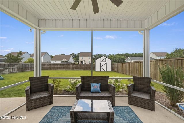 504 Aurora Place, Hampstead, NC 28443