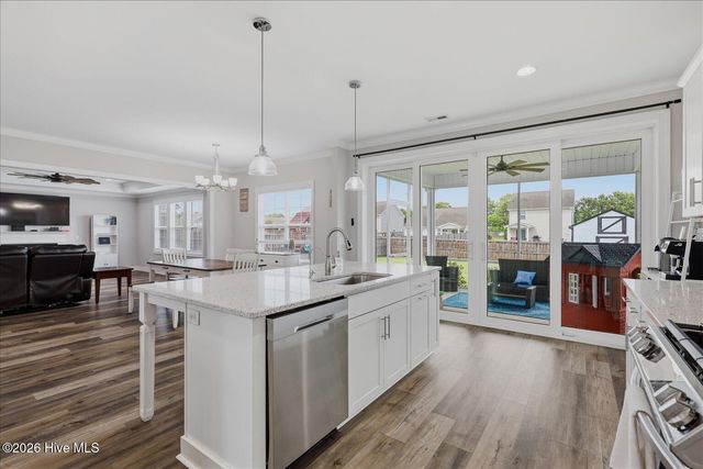 504 Aurora Place, Hampstead, NC 28443