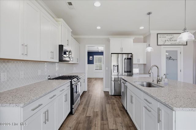 504 Aurora Place, Hampstead, NC 28443
