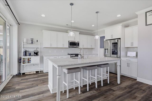 504 Aurora Place, Hampstead, NC 28443