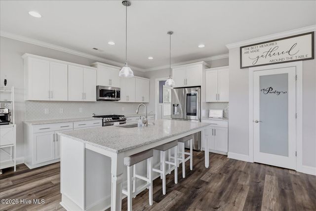 504 Aurora Place, Hampstead, NC 28443