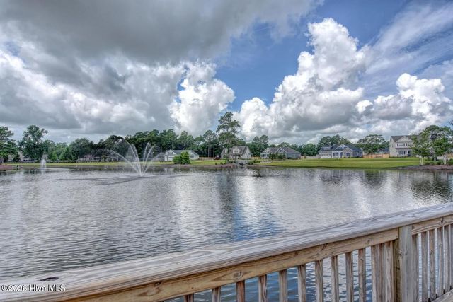 504 Aurora Place, Hampstead, NC 28443