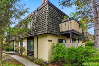 8621 25th Avenue SW #B, Seattle, WA 98106