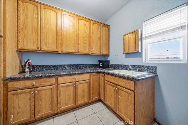 42500 20th W, Lancaster, CA 93534