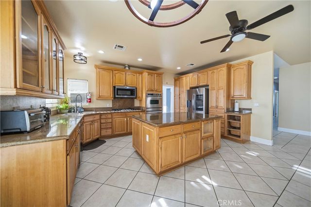 42500 20th W, Lancaster, CA 93534