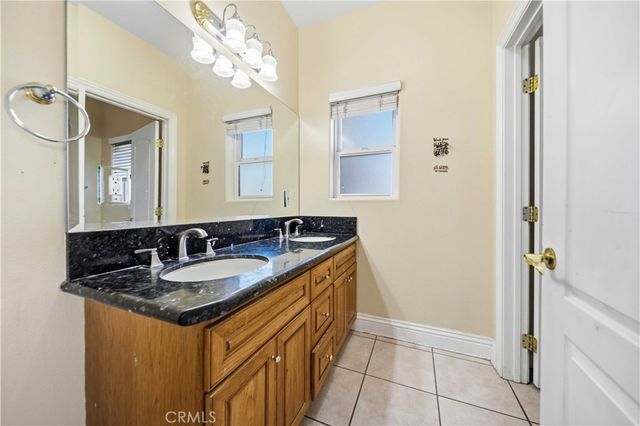 42500 20th W, Lancaster, CA 93534