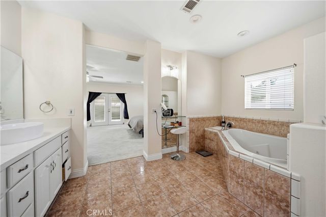 42500 20th W, Lancaster, CA 93534
