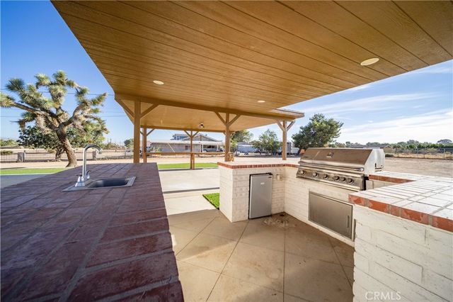 42500 20th W, Lancaster, CA 93534