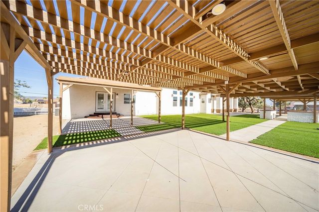 42500 20th W, Lancaster, CA 93534