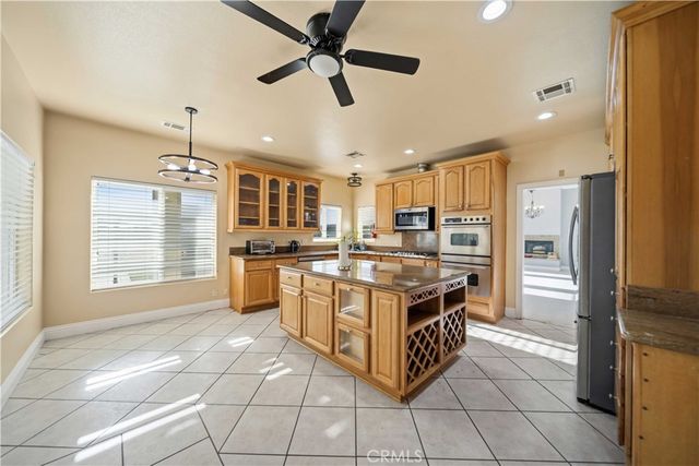 42500 20th W, Lancaster, CA 93534