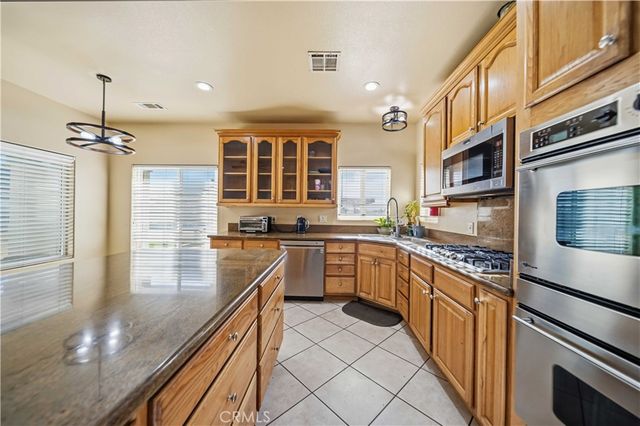 42500 20th W, Lancaster, CA 93534