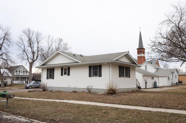 113 W 6th Street, Adrian, MN 56110