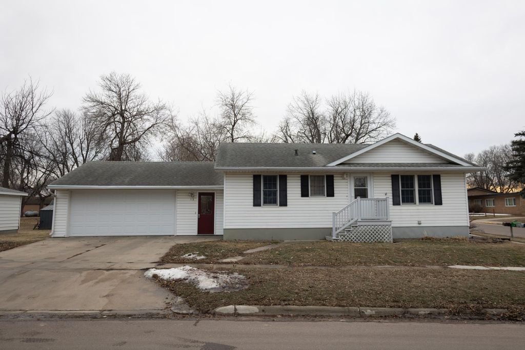 113 W 6th Street, Adrian, MN 56110