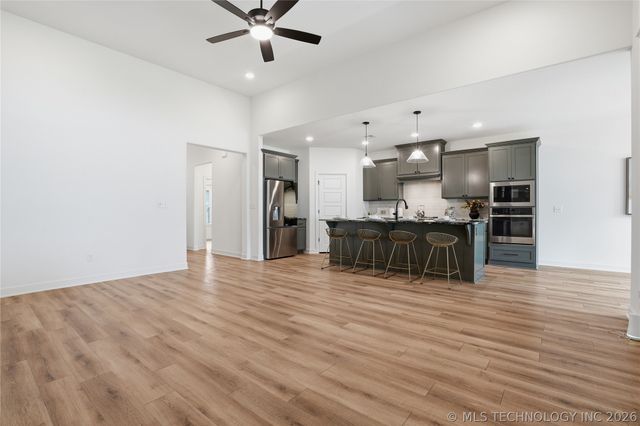 1421 N 72nd Street, Broken Arrow, OK 74014