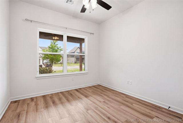 1421 N 72nd Street, Broken Arrow, OK 74014