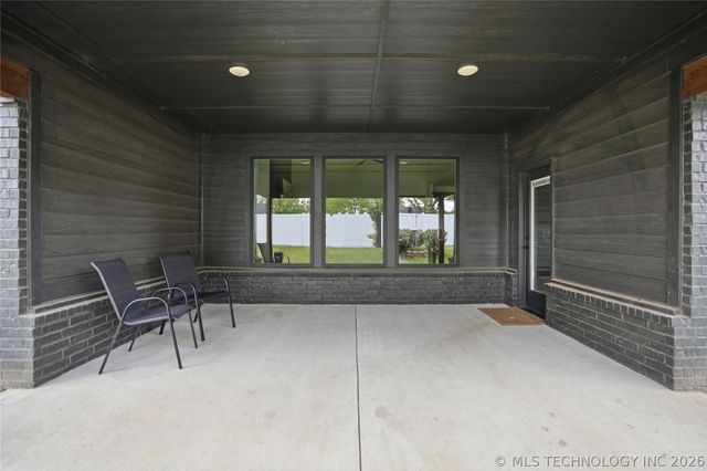 1421 N 72nd Street, Broken Arrow, OK 74014