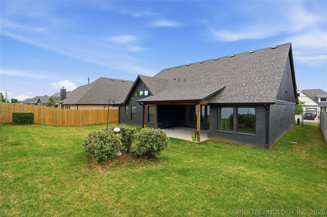 1421 N 72nd Street, Broken Arrow, OK 74014